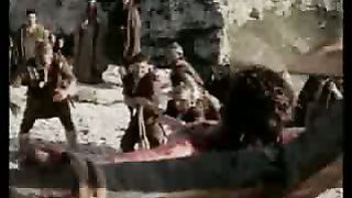 Упала слеза на горячий песок