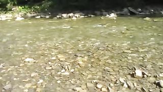 Жизни река бежит