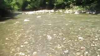 Жизни река бежит