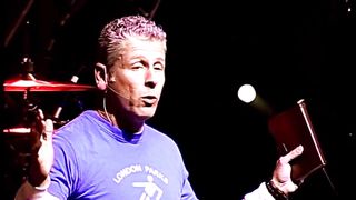 Луи Гиглио - Неописуемый Бог