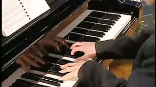 Елена Рудой - Он так любит всех нас