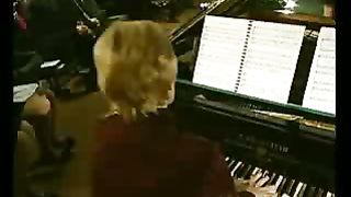 Елена Крупская - Ближе всё ближе