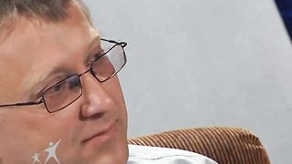 Время добрых перемен - Эмиграция и добрые дела