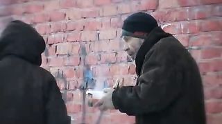 Помощь бездомным людям