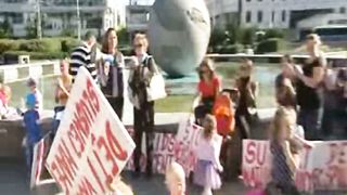 Соціальна служба тримає дітей вже 836 днів.