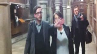 Прийомна мати втікає