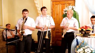 Группа Сион - Помолимось Богу