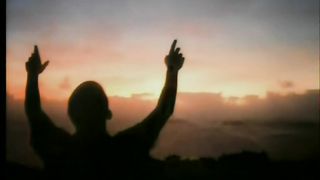 У Голгофского распятья тишина