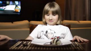 Девочка и червяк