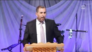 Баббеісу Набіл - Взаємовідносини в церкві