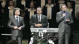 Алексей Коломийцев - Служители и отношение к ним