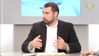 В контексті - Під маскою