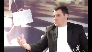 Два портфеля - Чьи это дети