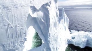 Воскресение Христово - У пещеры стоит в печали