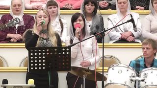 У пещеры стоит в печали (Воскресение Христово)