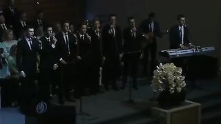 Христос воскрес! Воскрес Мессия!