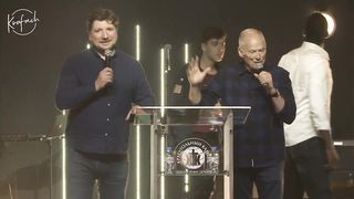 Томми Барнетт - С Ним не безопасно, но с Ним здорово