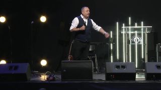 Артур Симонян - Горит, но не сгорает