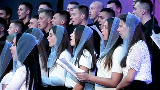 Слав Його (Бог моря і гори, землю сотворив)