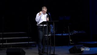 Александр Шевченко - Христос на фоне ангелов