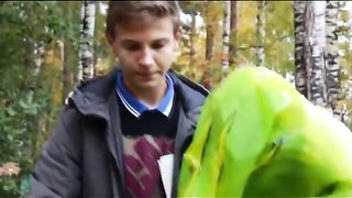 Светлана Малова - А Он любит