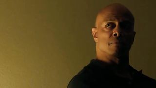 Преследуемый (2014)