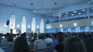 Пилип Савочка - Чому люди йдуть з церкви