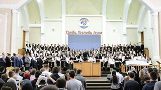 Молодіжний хор - Ти простягаєш небо, як тканину!