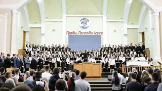 Молодіжний хор - Ти простягаєш небо, як тканину!