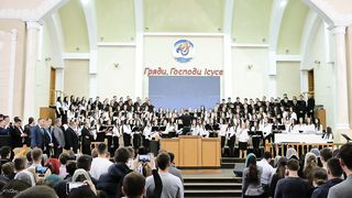 Молодіжний хор - Ти простягаєш небо, як тканину!