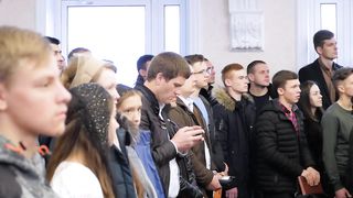 Молодіжний хор - Ти простягаєш небо, як тканину!