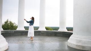 Julia JS - Есть любовь