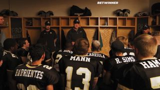 Под огнями стадиона (2021)