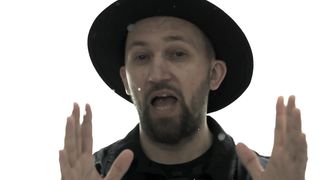 Виталий Ефремочкин - Он никогда не играл в любовь