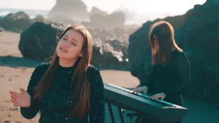 Вероника & Ванесса Андрощук - Я не убоюсь