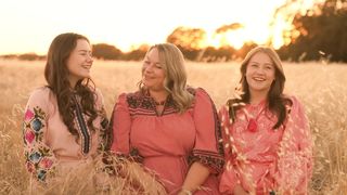 Сім'я Андрощук - Добрий вечiр,ми з України!