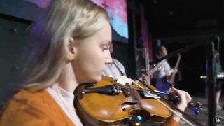 Гурт Надія - Помолюся тихо...