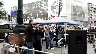 Буду петь (на площади города)