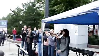 Буду петь (на площади города)