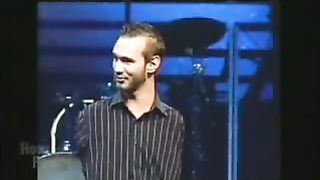No arms No legs No worries -- Nick Vujicic
