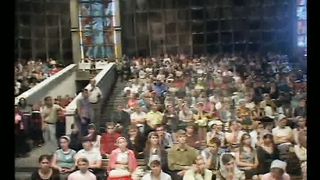 Дуб. (В суровых горах одиноко, меж скал)