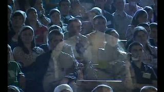 Дуб. (В суровых горах одиноко, меж скал)